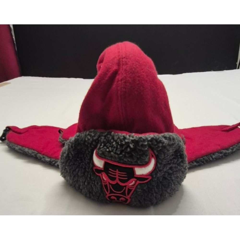 Chicago Bull Mitchell & Ness NBA Winter Red/Black Trapper Hat Lined sz Lg/XL Cap